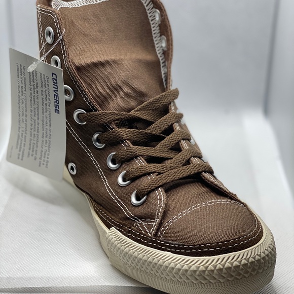 Converse - Picture 2 of 2